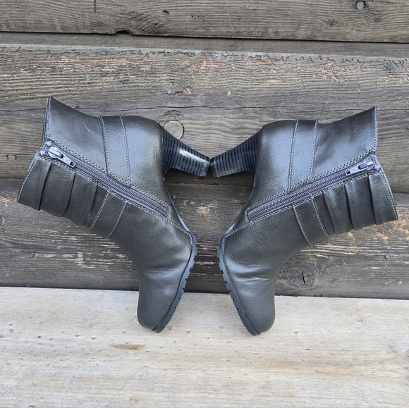 A2 By Aerosoles NEW!! Sleep Walk Gray, Vegan Leather, Comfort Bootie WMS 7M - Picture 11 of 14